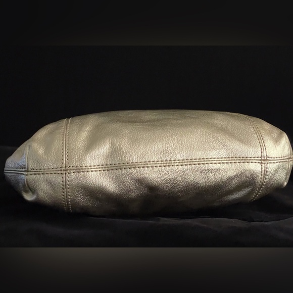 Antonio Melani Gold Metallic Flap Closure Chain Strap Emblem Purse Handbag Bag - Picture 9 of 11